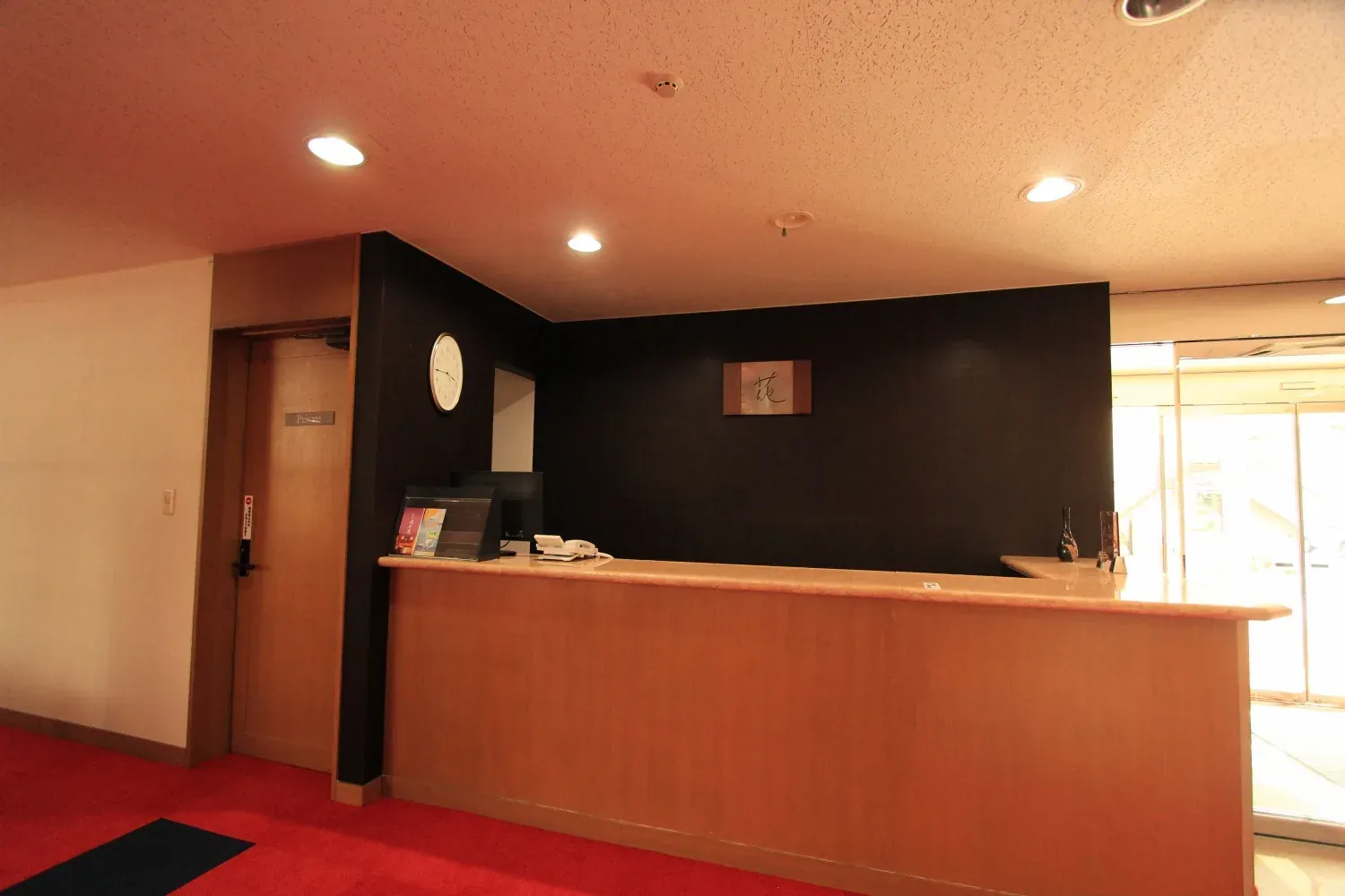 桃園館のフロント