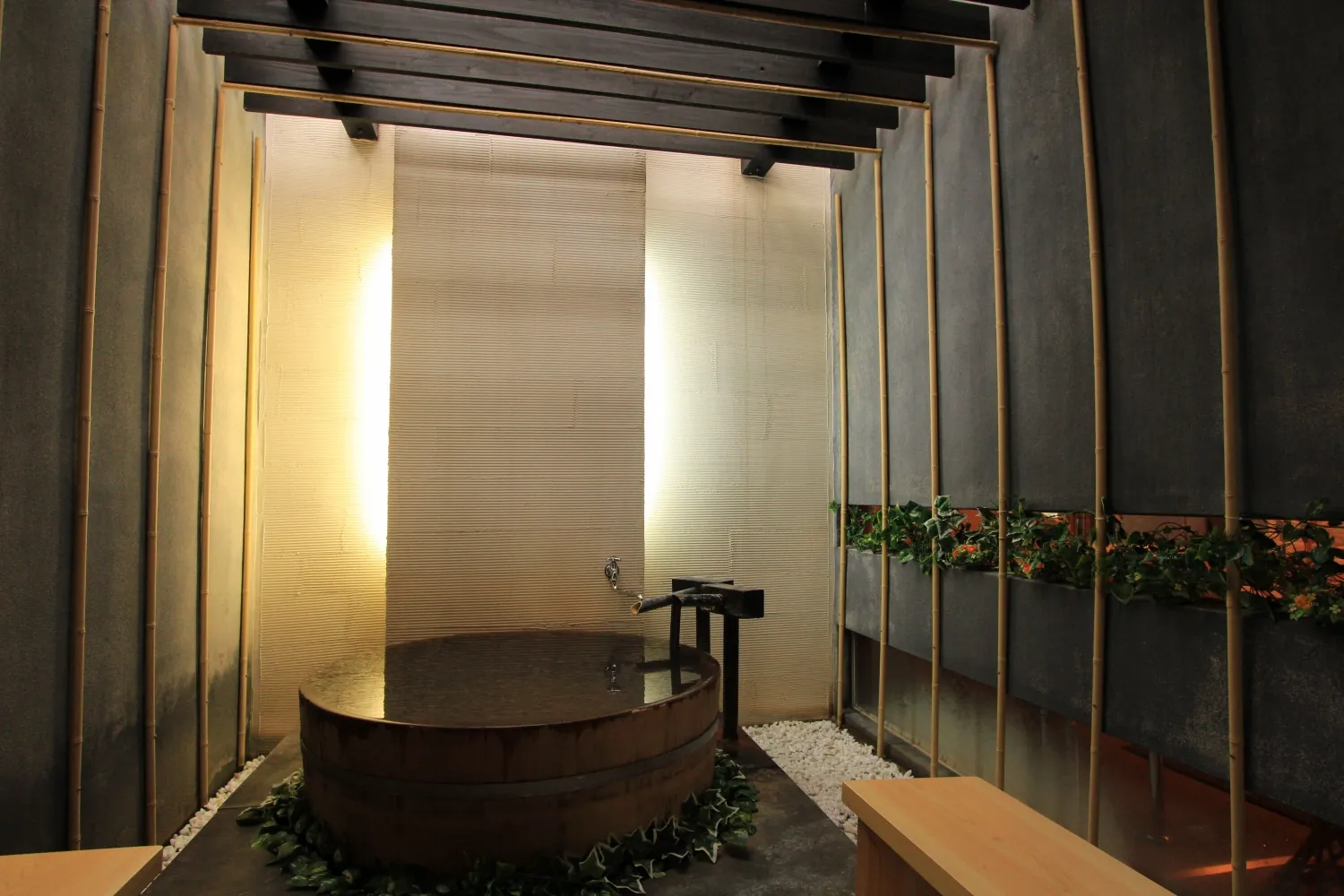 桃園館女湯の樽風呂