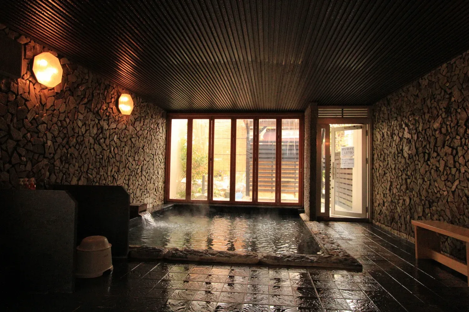 桃園館男湯の大浴場